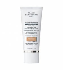 INSTITUT ESTHEDERM PHOTO REVERSE SZÍNEZETT FÉNYVÉDŐ HIPERPIGMENTÁLT BŐRRE, KÖZEPES BÉZS 50 ml