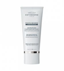 INSTITUT ESTHEDERM PHOTO REVERSE FÉNYVÉDŐ A HIPERPIGMENTÁLT BŐRRE, MINDENNAPOKRA